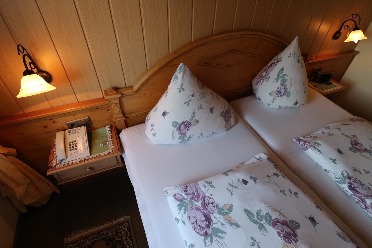 Hotel Dachsberger-Hof Wittenschwand ภายนอก รูปภาพ